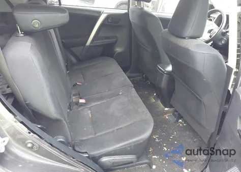 2015 Toyota Rav4 Le z USA, uszkodzony, nr VIN JTMZFREV2FJ027508